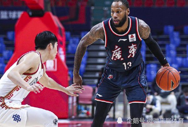 说着，他对陈泽楷道：陈总，麻烦跟我老婆说句话。